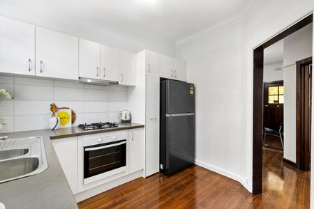 3/3 Clovelly Court, Hawthorn VIC 3122 - Apartment For Rent | Domain - Photo 4
