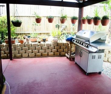 451 Warrigal Road, Eight Mile Plains QLD 4113 - House For Rent | Do... - Photo 6