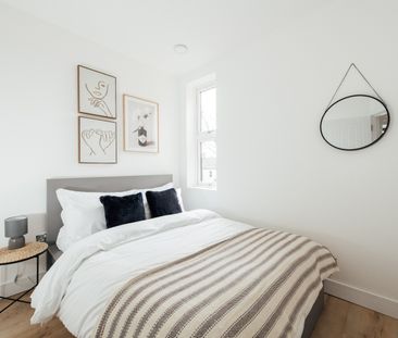 2 Bed Flat, Empress Avenue, IG1 - Photo 6