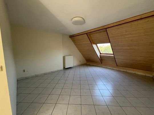 Instapklaar appartement met garagebox nabij centrum Genk - Foto 1