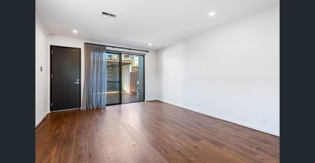 Terrace Home in the heart of Live West - Small pet negotiable - Photo 2