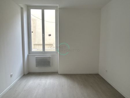 Location Appartement 3 pièces 60m² MARSEILLE 1er - Photo 4