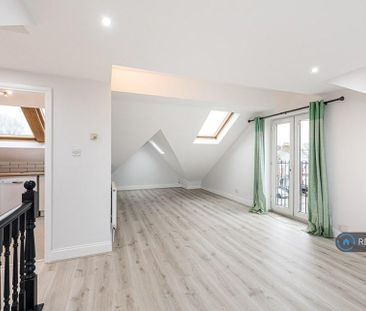 3 bedroom flat to rent - Photo 5