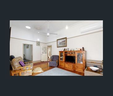 Conveniently Located - Photo 3