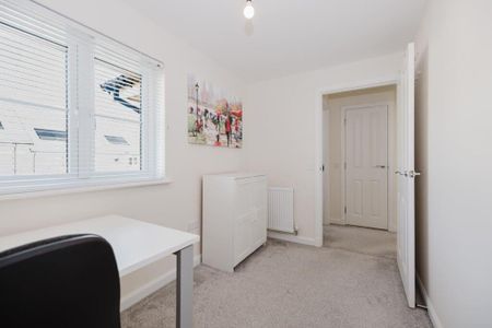 3 bedroom end of terrace house to rent - Photo 3