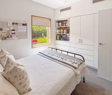 Beautifully Furnished 3 Bedroom Home with Manicured Gardens – 12+ M... - Photo 5