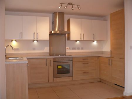 2 bedroom flat to rent - Photo 4