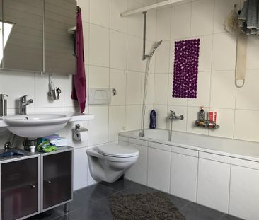 grosszügige 3.5-Zimmer-Dachwohnung mit Top-Aussicht in Grossaffoltern - Photo 6