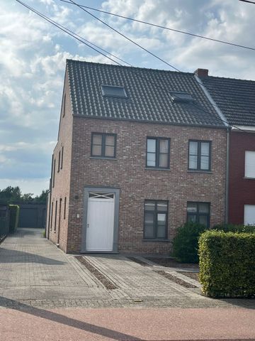 Prachtig duplex met 3 slaapkamers, terras en garage - Photo 2