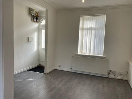 2 bedroom terraced house to rent - Photo 4