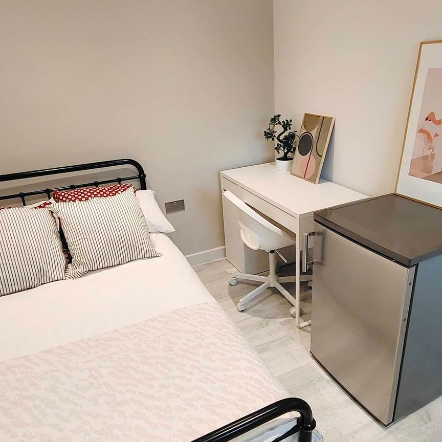 YOHO Kingston Addison Gardens 2b1b Room 1 - Photo 1