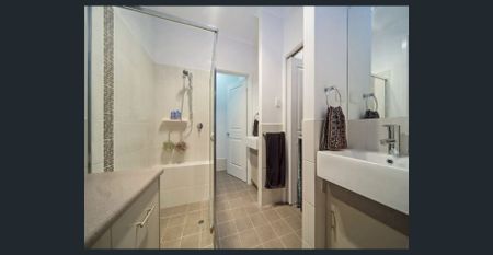 Low Maintenance Family Home - Photo 5