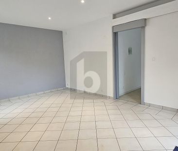 RÉNOVÉ AVEC TERRASSE PRIVATIVE - Photo 1