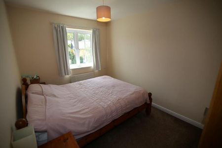 3 bedroom semi-detached house to rent - Photo 5