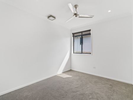 27 Casuarina Drive, Molendinar - Photo 4