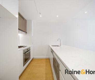 Stunning Timber Floored 2 Bedroom Apartment with Undisturbed Water ... - Photo 3