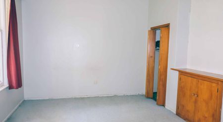 LARGE RURAL HOME - Photo 3