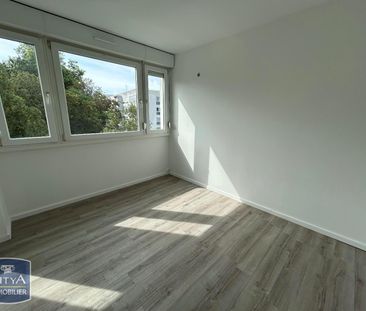 Location Appartement 4 pièces 68m² LILLE 59000 - Photo 5