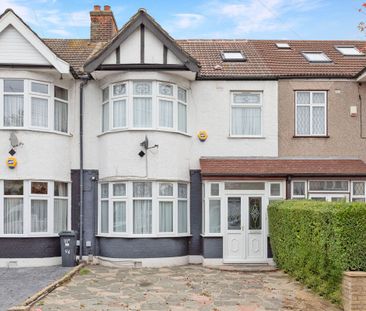 Ridgeway Gardens, Ilford, IG4 - Photo 3