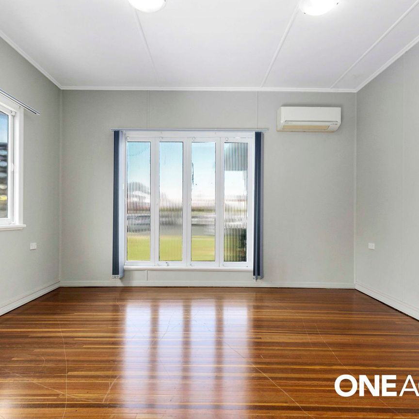 Prime Location! - Photo 1