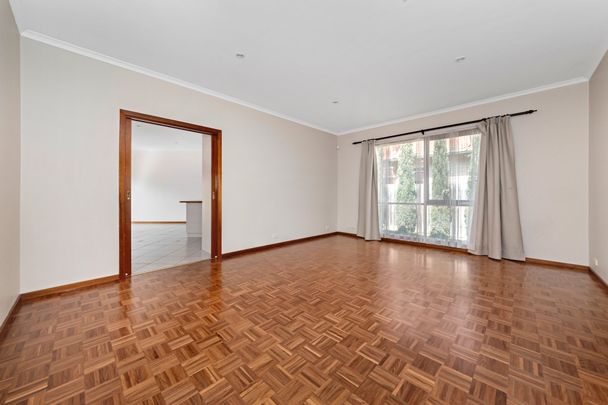 Big on Space & Walking Distance to McKinnon Secondary College! - Photo 1