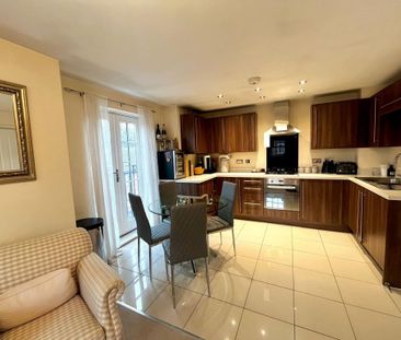 2 bedroom block of apartments to rent - Photo 2