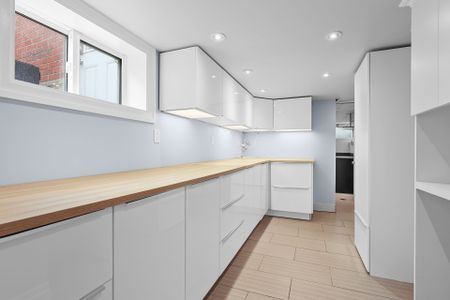 For Lease - 25 Fairside Avenue, Toronto, Ontario - Photo 2