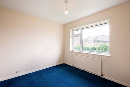 4 bedroom semi-detached house to rent - Photo 5