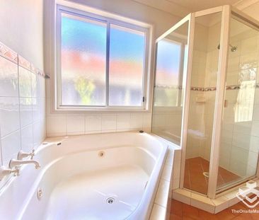 Fully Furnished 3 Bedroom Villa Within Peaceful Gated Community - Photo 6