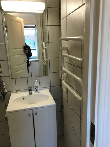 Fin 2-værelses lejlighed i vestbyen - Foto 2