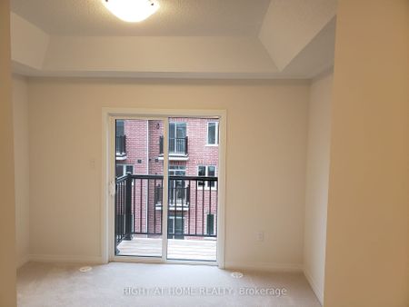 Townhouse For Lease | N8064778 - Photo 4