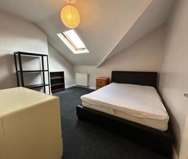 9 Bedroom Semi Detached To Let - Photo 4