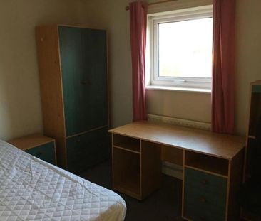 6 bedroom house to rent - Photo 3