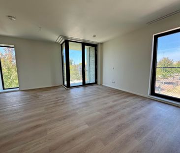 Te huur: Appartement Burgemeester Michiels van Kessenichpassage in ... - Photo 2