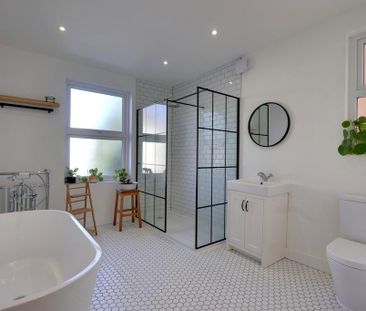 5 bedroom semi-detached house to rent - Photo 6