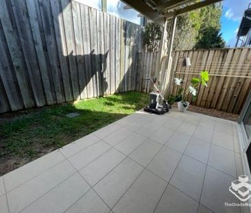 New Listing - Photo 5
