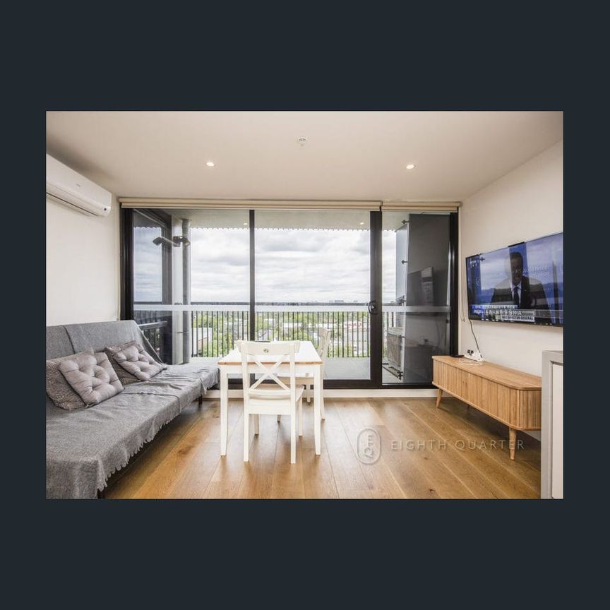 Great location, Furnished Ready to Move-in Modern living! - Photo 1