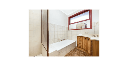 4 Bedroom 2 Bathroom house in Glen Waverley - Photo 4