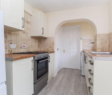 3 bedroom semi-detached house to rent - Photo 6