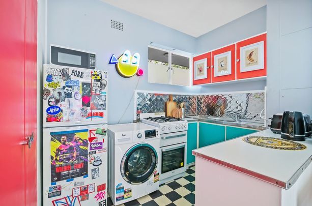 Fully Furnished, Tastefully Styled, Quaint And Evocative, Unparalleled One Bedroom Oasis In The Heart Of Dulwich Hill - Photo 1