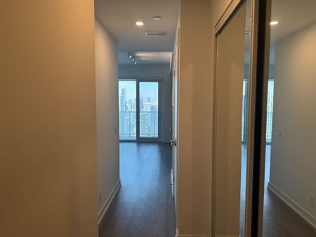For Lease - 88 QUEEN Street Unit# 5601, Toronto, Ontario - Photo 3