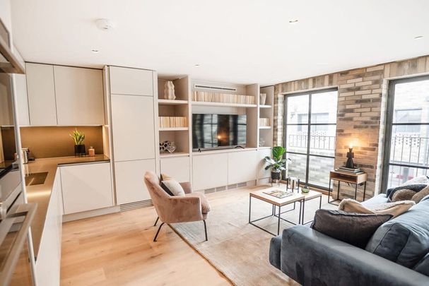 King's Mews - Photo 1