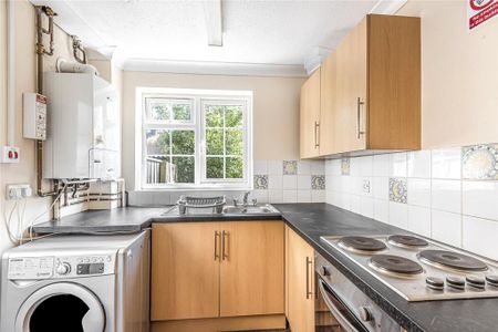 4 bedroom semi-detached house to rent - Photo 5