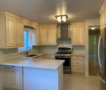 For Lease - 151 Chalfield Lane, Mississauga, Ontario - Photo 6