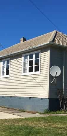 Spacious 3-Bedroom Home – Close to Town & School - Photo 2