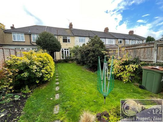 3 bedroom terraced house to rent - Photo 1