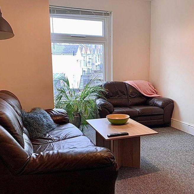 1 bedroom in a house share to rent - Photo 1