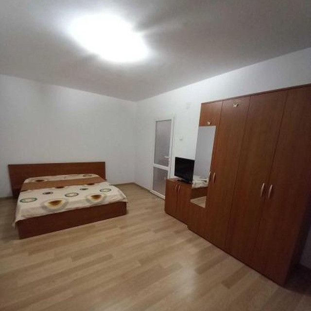 Dristor la metrou etaj 4 - Fotografie 1