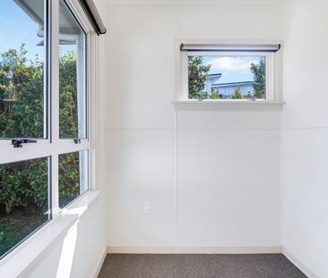 THREE BEDROOM FAMILY HOME IN WESTOWN - Photo 5