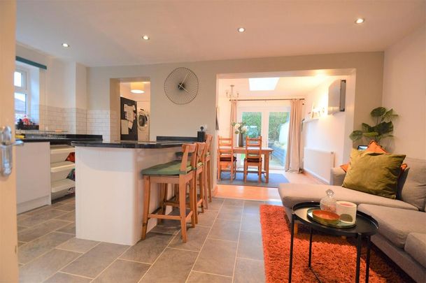 3 bedroom semi-detached house to rent - Photo 1